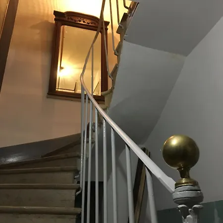 Sur Ile Saint-Bonnet-de-Rochefort