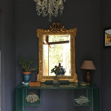 Sur Ile Saint-Bonnet-de-Rochefort